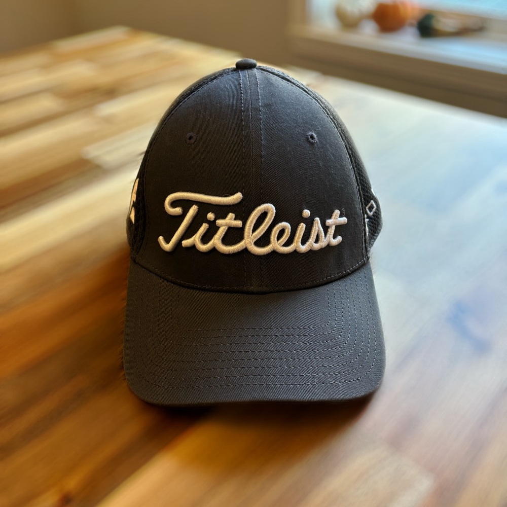 Titleist Pro V1 Footjoy Mesh Gray Fitted Hat Mens Small/medium